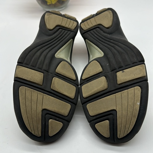 Clarks collection Tan Leather Slip On Ballet Style Loafers Size 10 MCL7301 - Picture 5 of 5